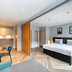 Aparthotel Staycity West End
