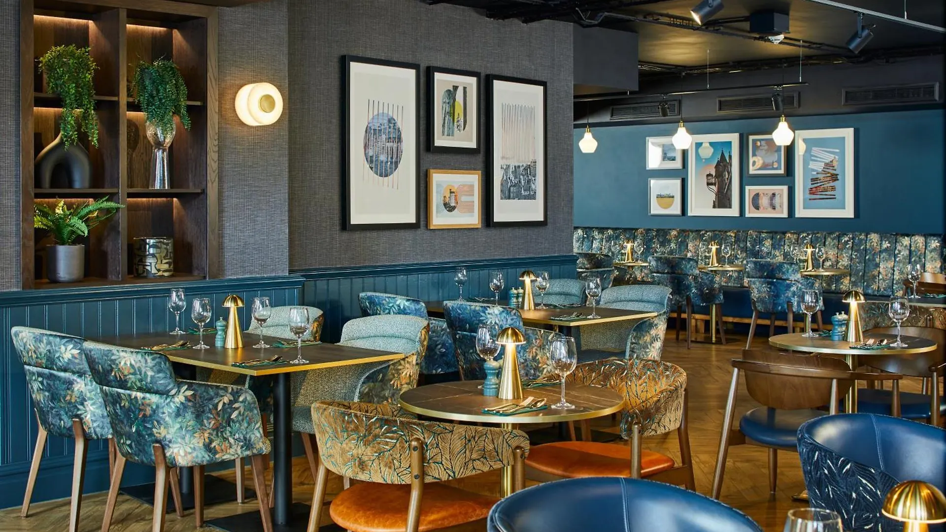 Leonardo Royal Hotel Edinburgh 4*,