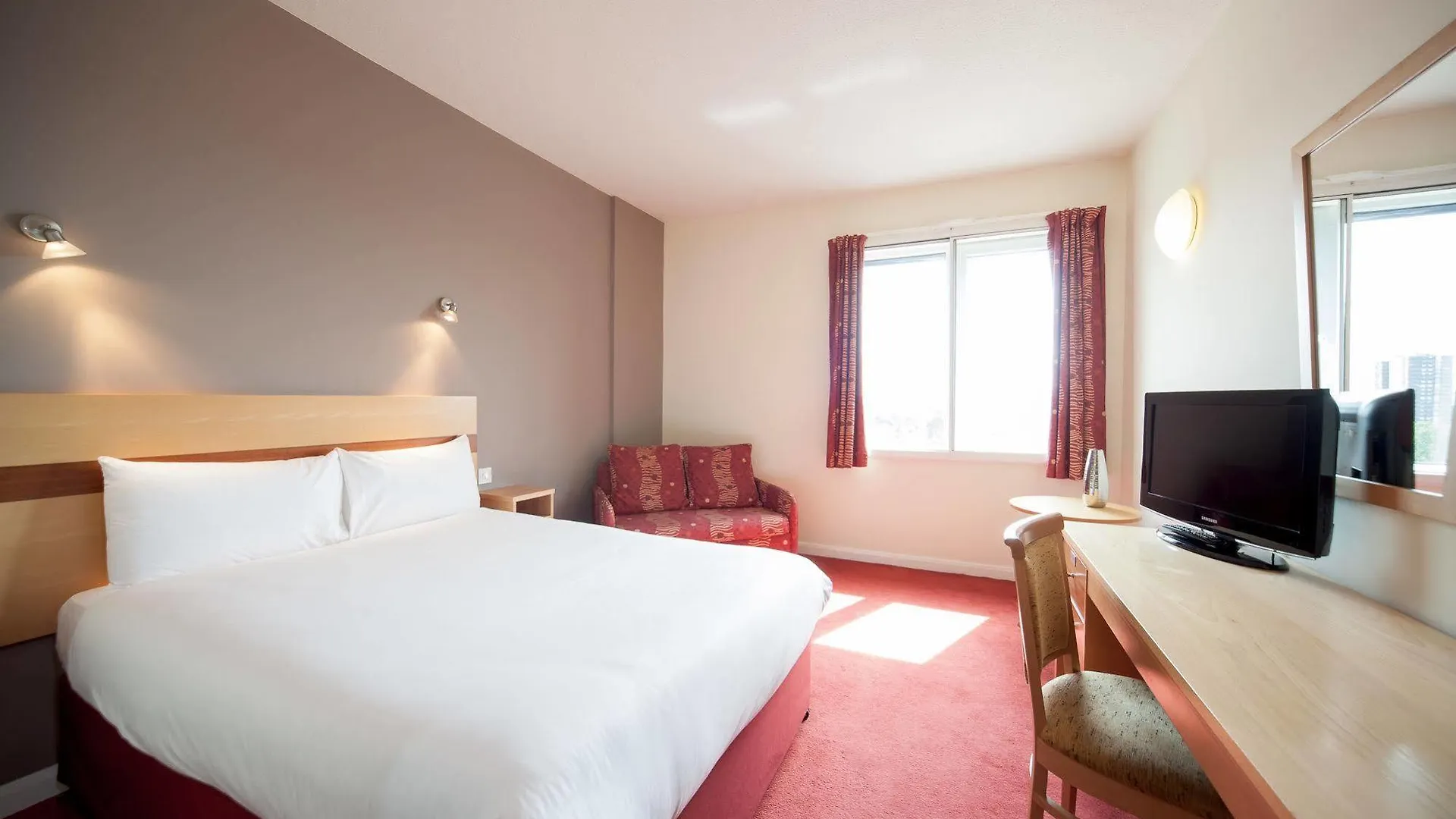 Leonardo Royal Hotel Edinburgh 4*,